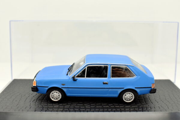 Modellino Auto Scala 1:43 Volvo 343 diecast modellismo statico - immagine 3