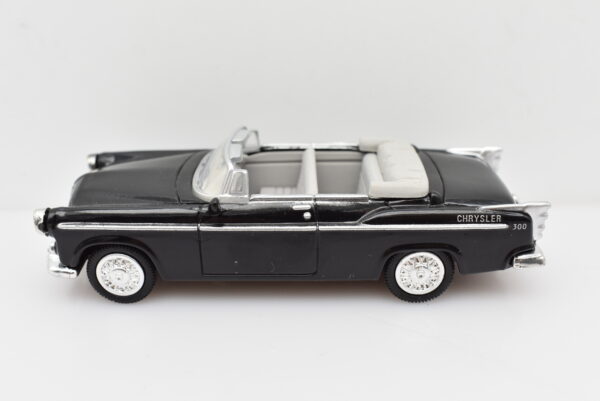 Modellino Auto Scala 1:43 Chrysler C300 diecast modellismo statico - immagine 2