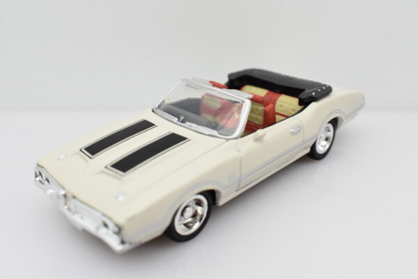 Modellino Auto Scala 1:43 Oldsmobile 1970 diecast modellismo statico