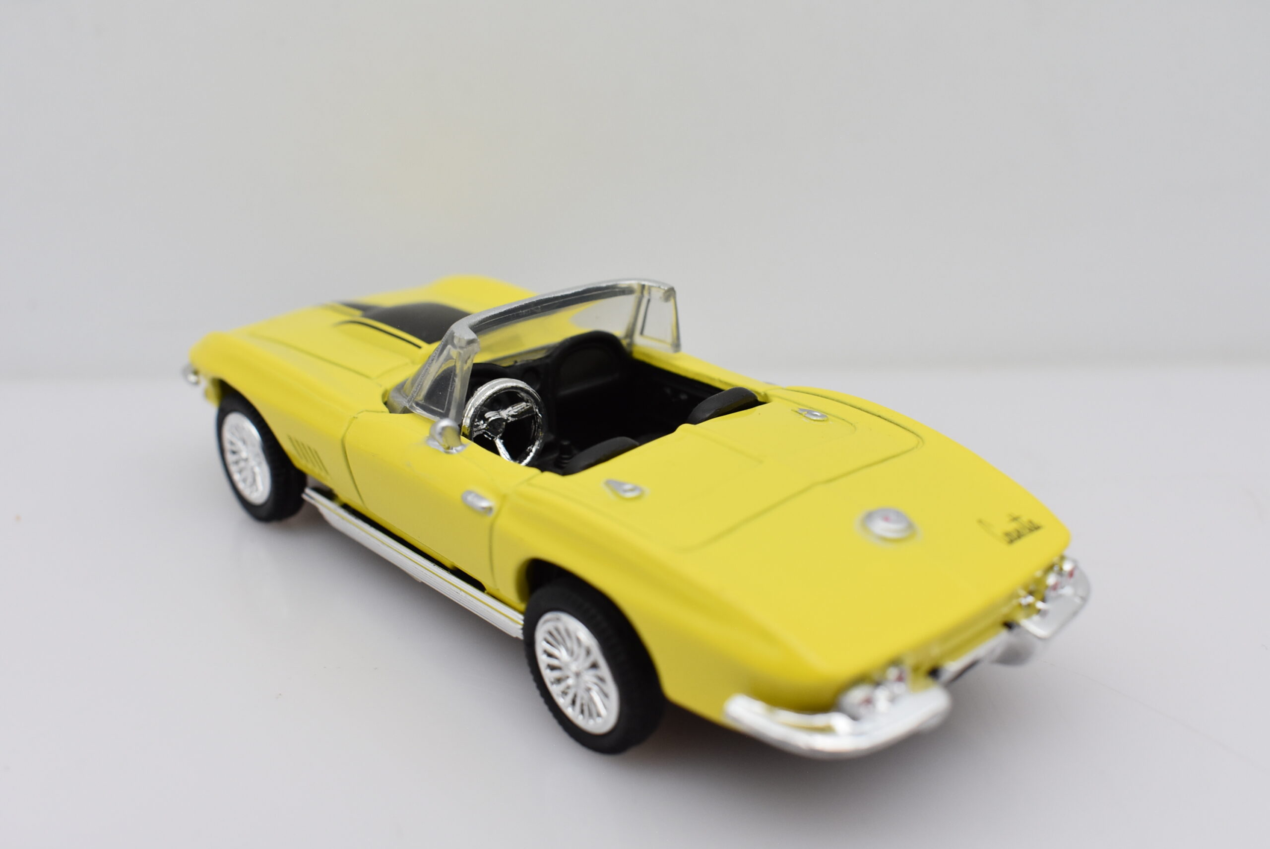 Modellino Auto Scala 1:43 Corvette 1967 diecast modellismo statico - immagine 4