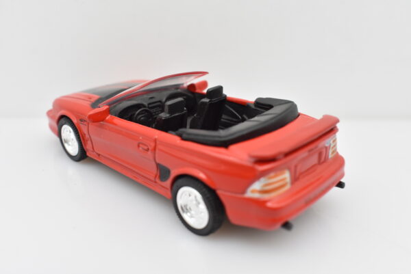 Modellino Auto Scala 1:43 Mustang GT Convertible 1994 diecast modellismo statico - immagine 4