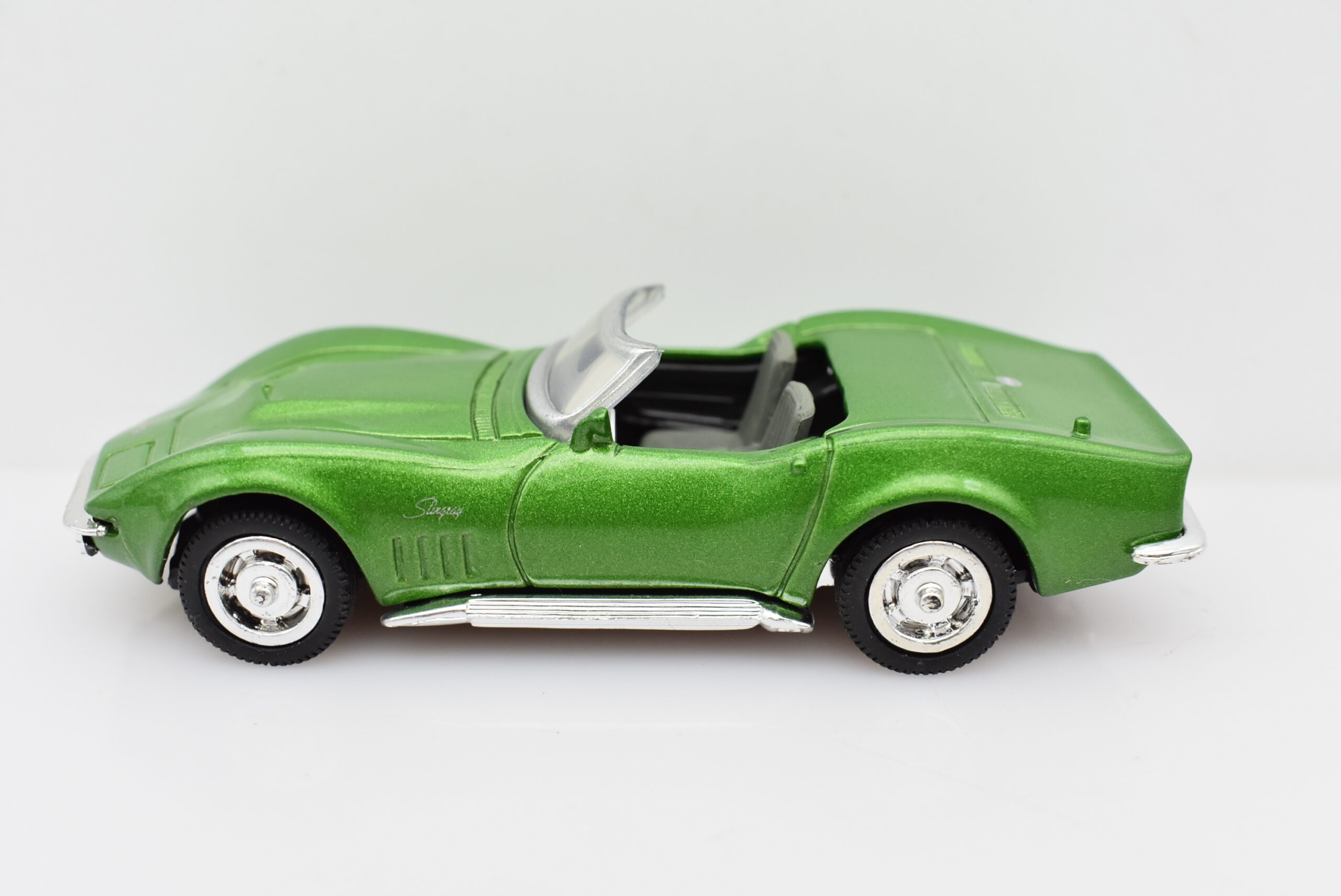 Modellino Auto Scala 1:43 Corvette 1969 diecast modellismo statico - immagine 2