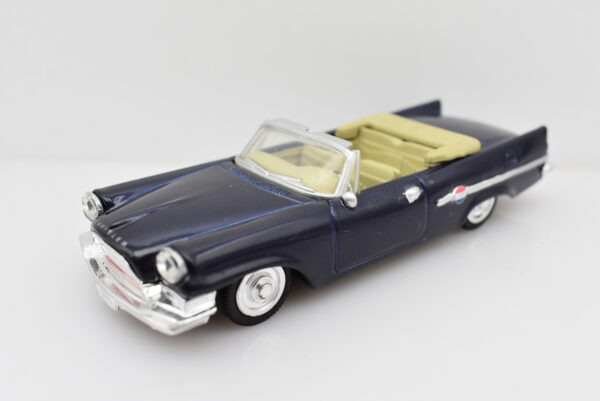 Modellino Auto Scala 1:43 Chrysler 300E diecast modellismo statico