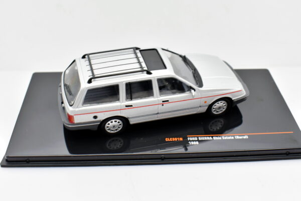 Modellino auto scala 1:43 Ford Sierra GHIA Estate (Rural) Ixo diecast modellismo da collezione - immagine 2