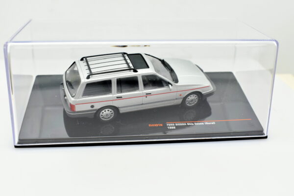 Modellino auto scala 1:43 Ford Sierra GHIA Estate (Rural) Ixo diecast modellismo da collezione - immagine 5