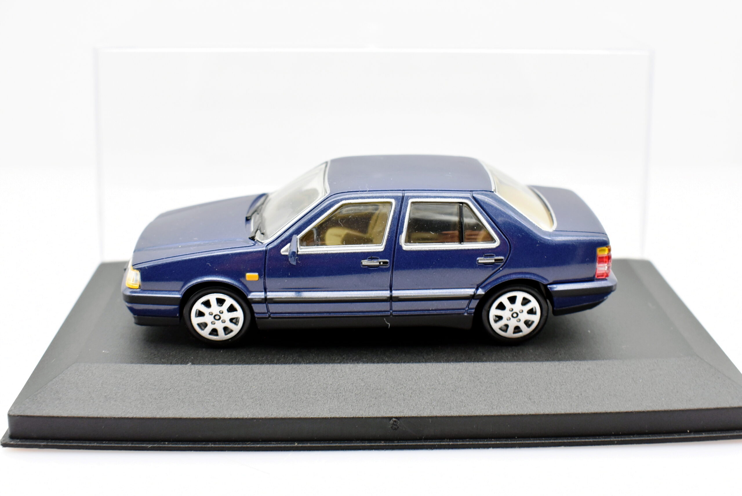 Modellino auto scala 1:43 Lancia Thema Turbo IE diecast modellismo statico da collezione - immagine 2