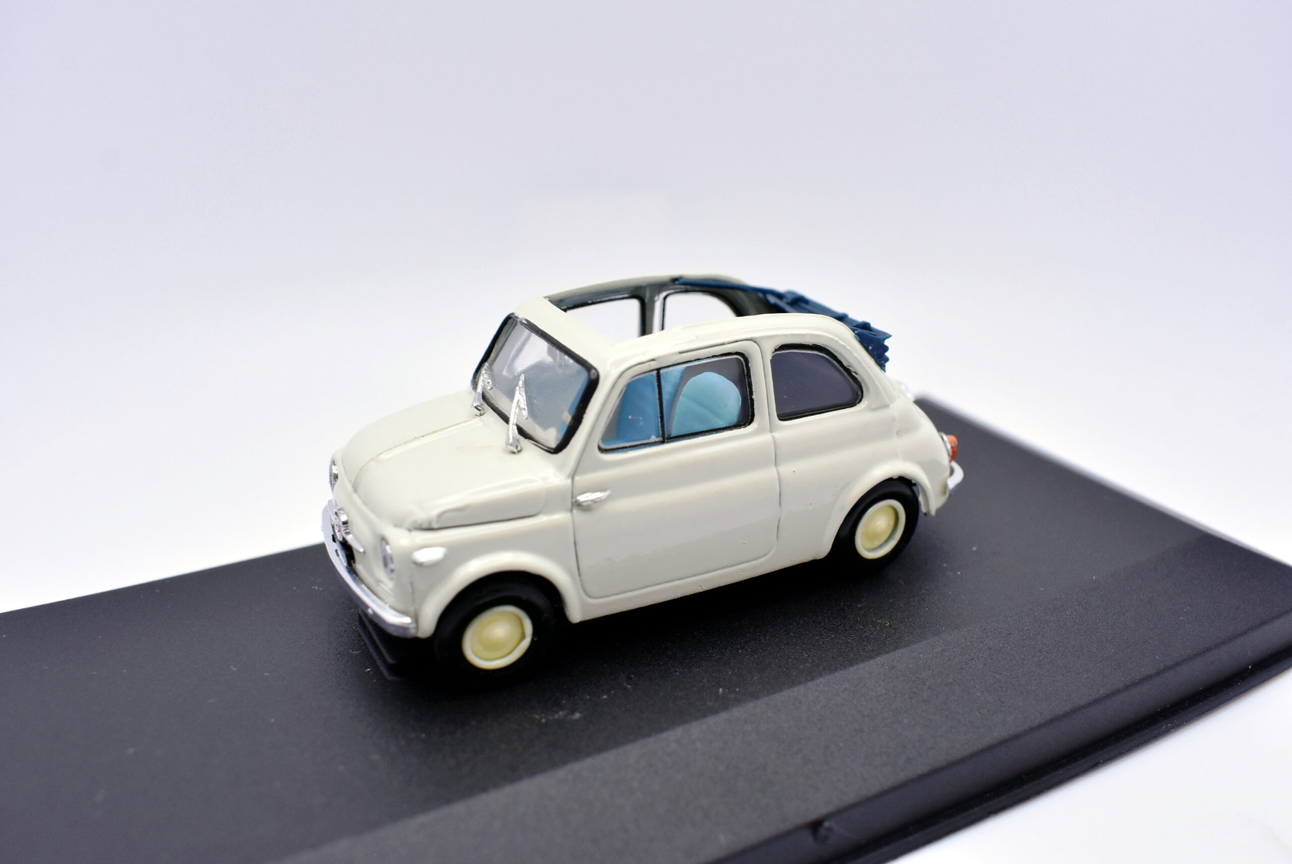 Modellino Auto Scala 1:43 Fiat 500 F 1957 Brumm diecast modellismo statico