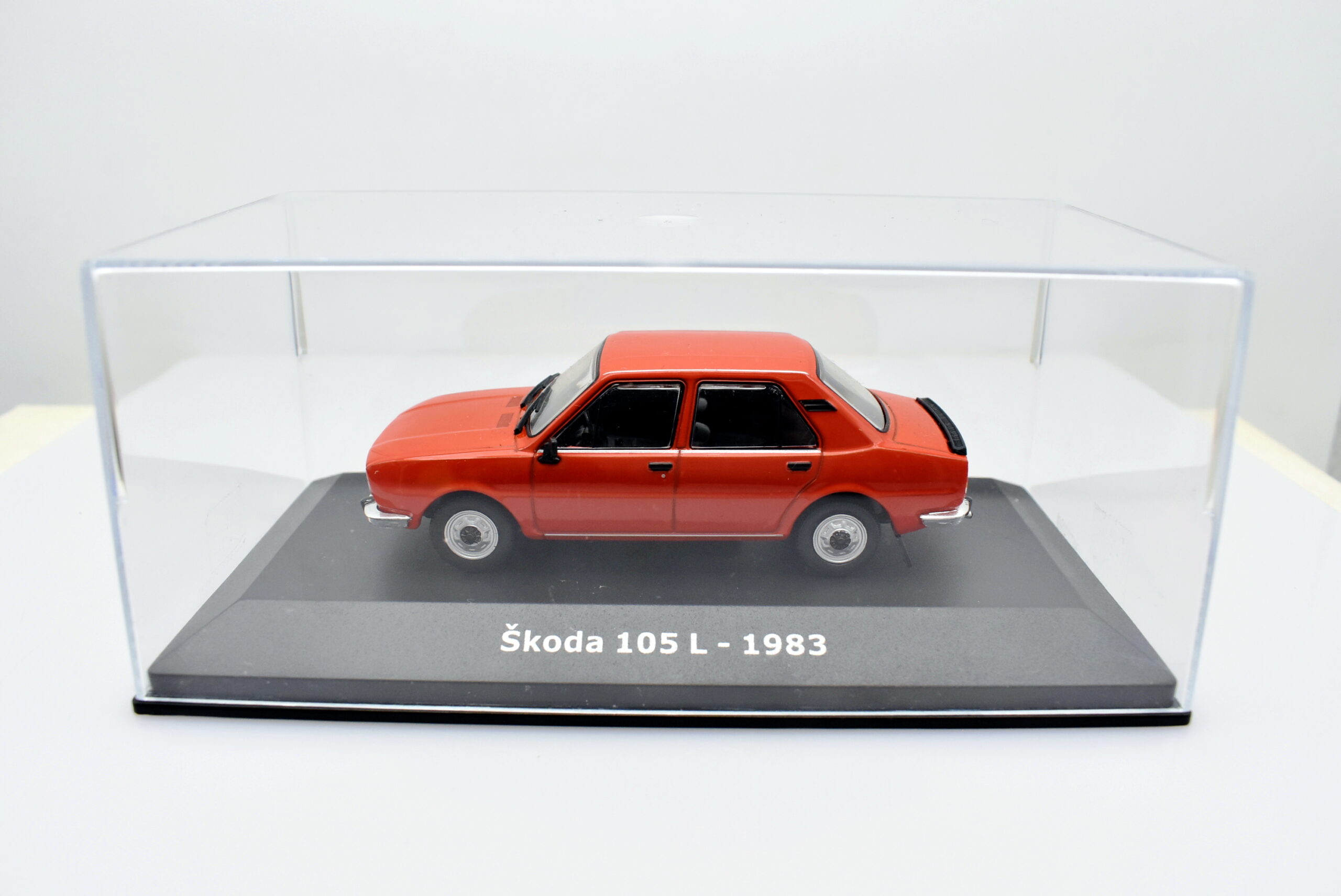 Modellino Auto Scala 1:43 Skoda 105 L IXO diecast modellismo statico - immagine 5