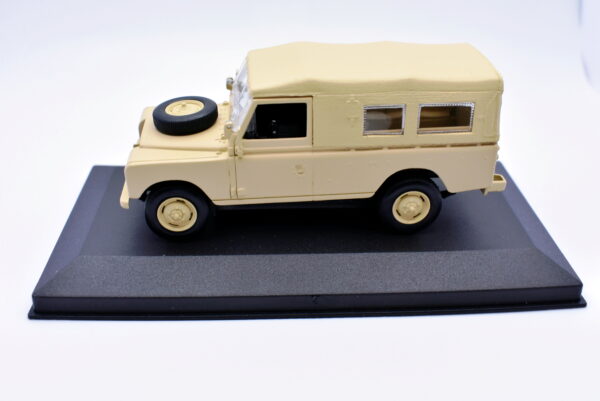 Modellino Auto Scala 1:43 Land Rover Defender 1971 diecast modellismo statico - immagine 2