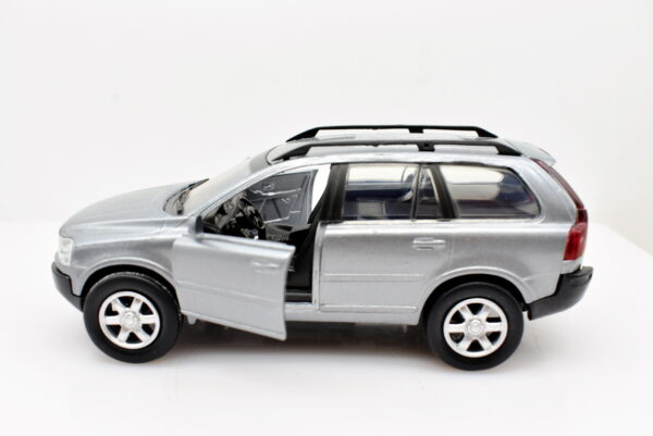 Modellino auto scala 1:32 Volvo C90 diecast modellismo da collezione - immagine 2