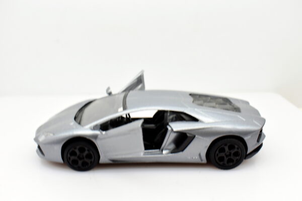 Modellino auto scala 1:32 Lamborghini Aventador LP700-4 diecast modellismo da collezione - immagine 2
