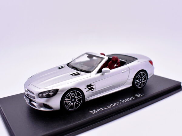 Modellino Auto Scala 1:43 Mercedes Benz SL Spark modellismo statico