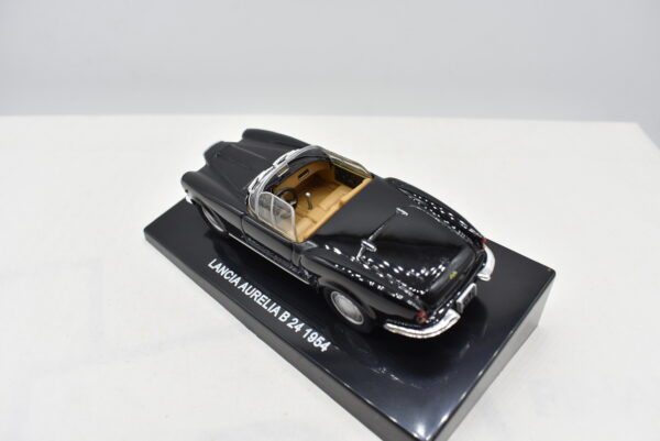 Modellino auto scala 1:43 Lancia Aurelia B24 diecast modellismo da collezione - immagine 3