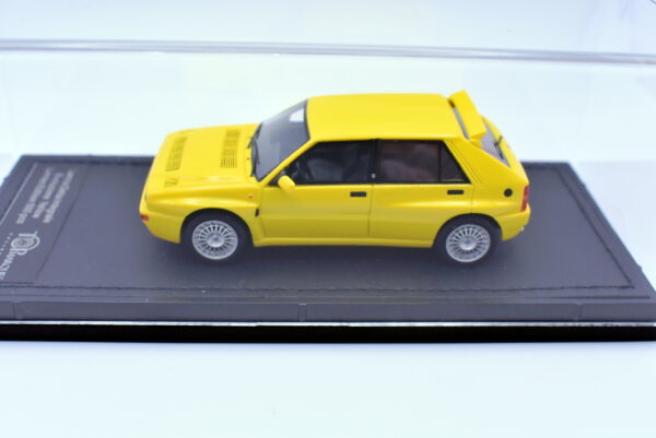Modellino auto scala 1:43 Lancia Delta Integrale Evoluzione giallo TopMarques - immagine 3