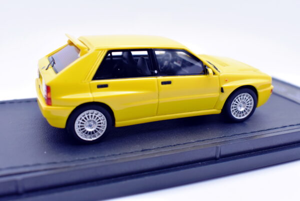 Modellino auto scala 1:43 Lancia Delta Integrale Evoluzione giallo TopMarques - immagine 5