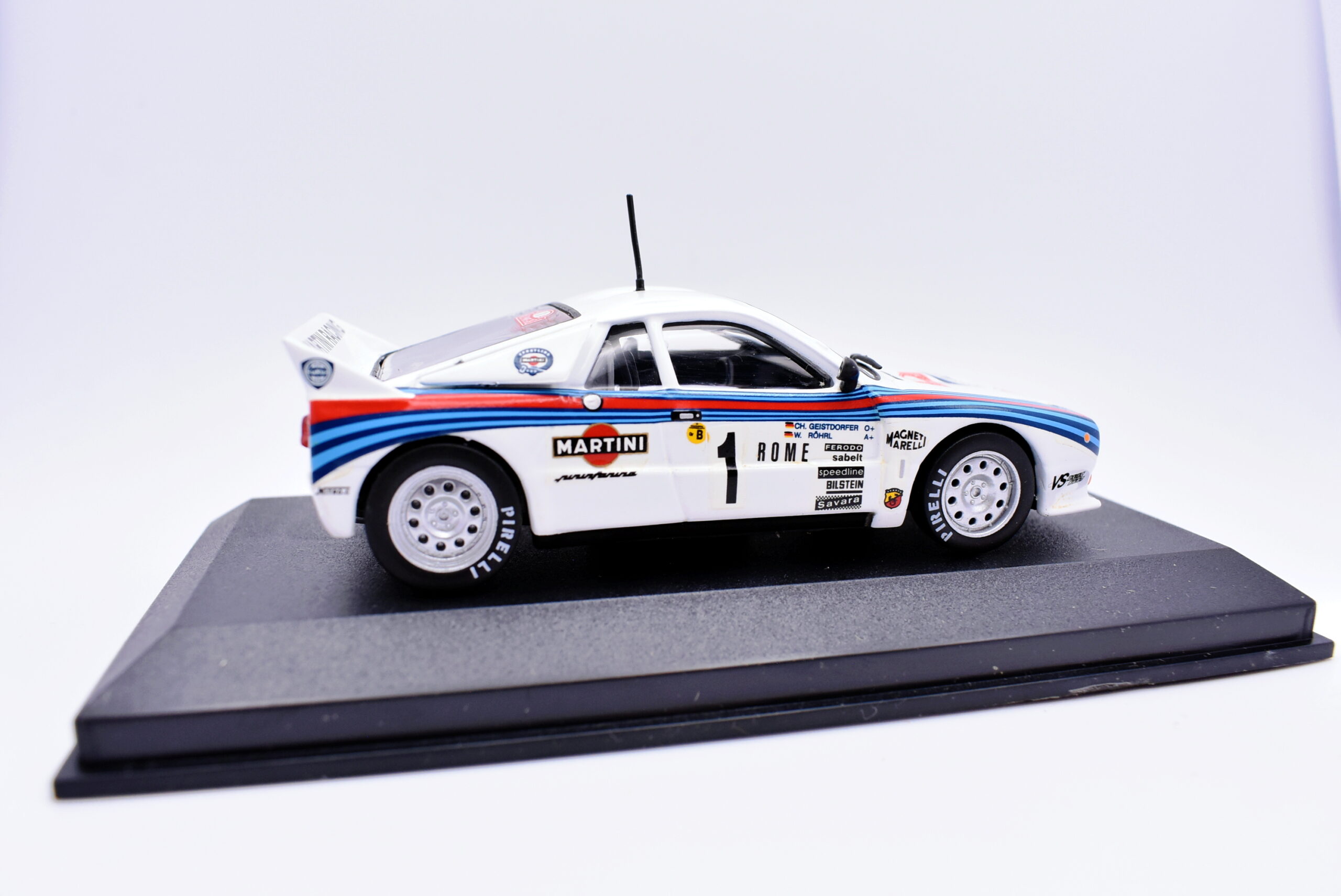 Modellino auto rally scala 1:43 Lancia 037 IXO diecast modellismo statico - immagine 5
