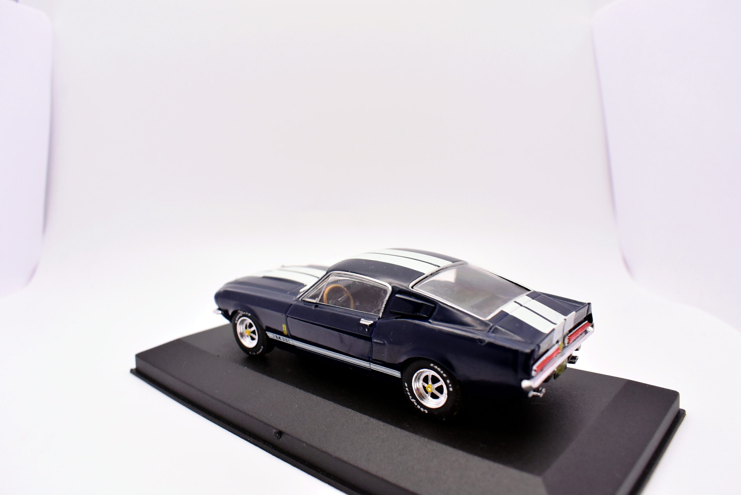 Modellino Auto Scala 1:43 Shelby GT500 diecast modellismo statico - immagine 4