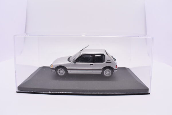 Modellino Auto Scala 1:43 Peugeot 205 GTI diecast modellismo statico - immagine 5