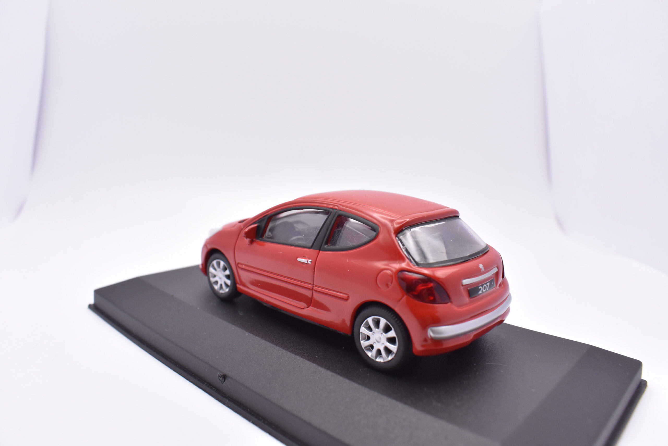 Modellino Auto Scala 1:43 Peugeot 207 diecast modellismo statico - immagine 4