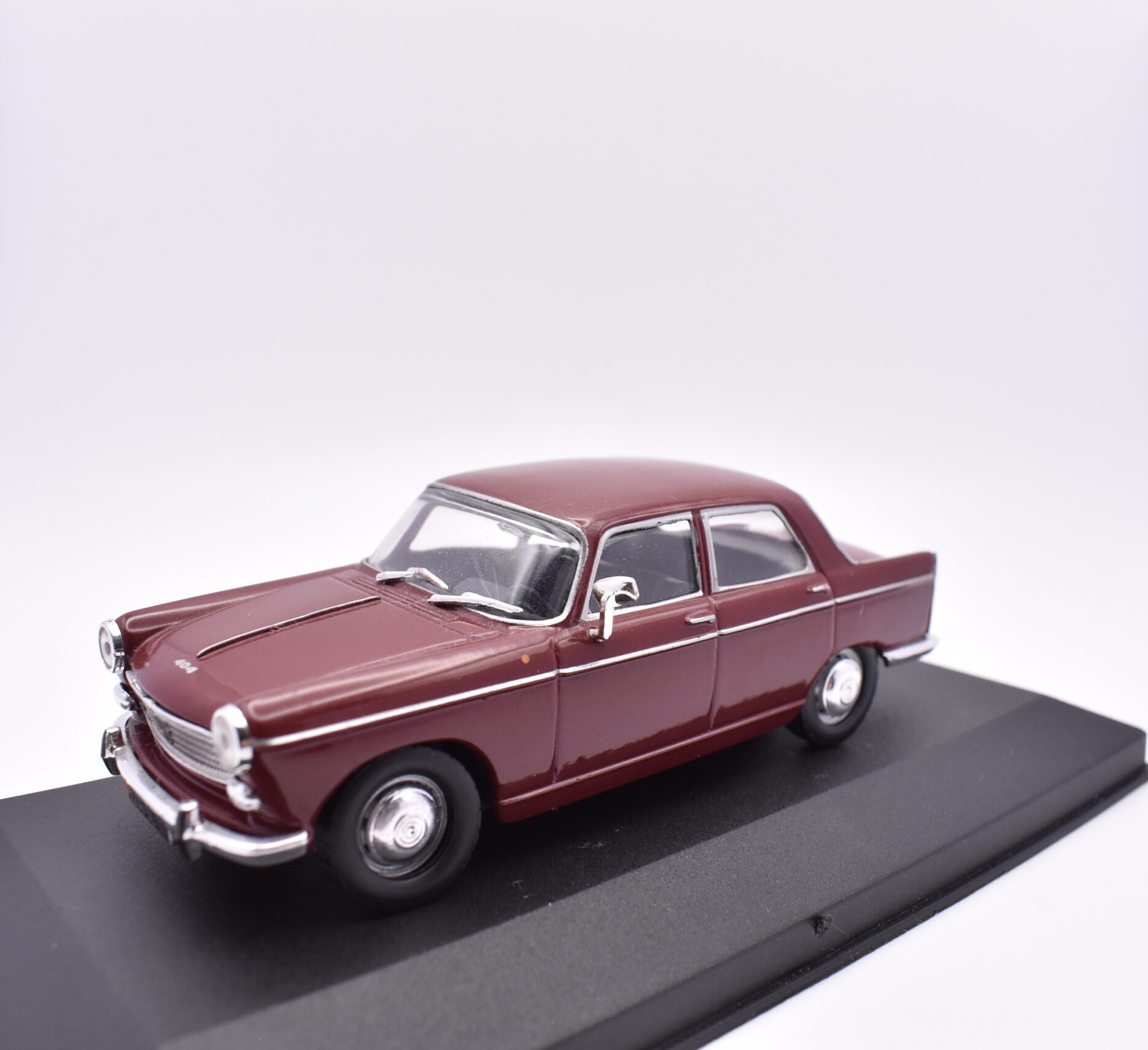 Modellino Auto Scala 1:43 Peugeot 404 diecast modellismo statico