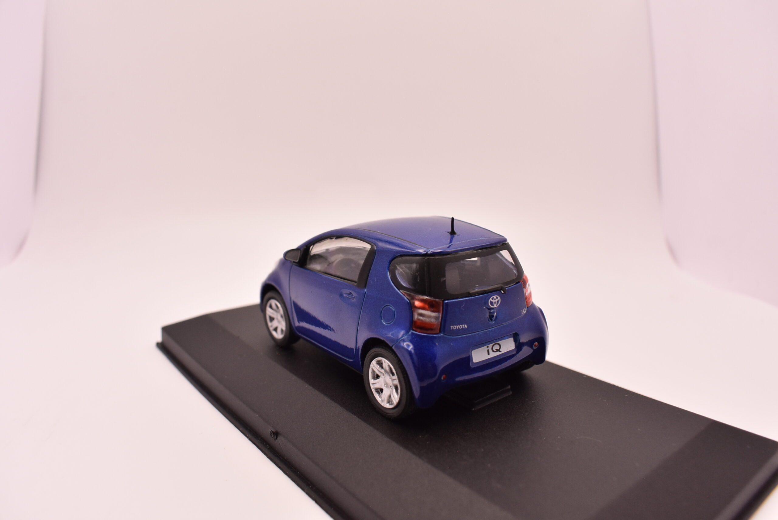 Modellino Auto Scala 1:43 Toyota IQ diecast modellismo statico - immagine 4