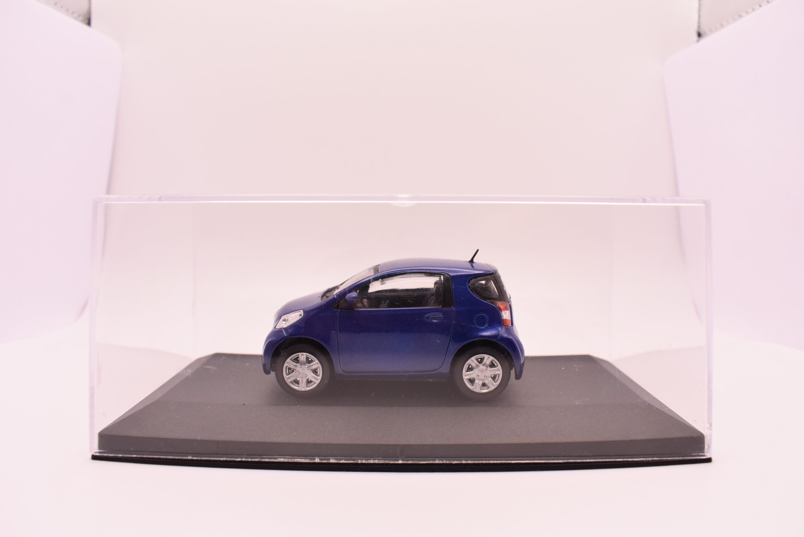 Modellino Auto Scala 1:43 Toyota IQ diecast modellismo statico - immagine 5