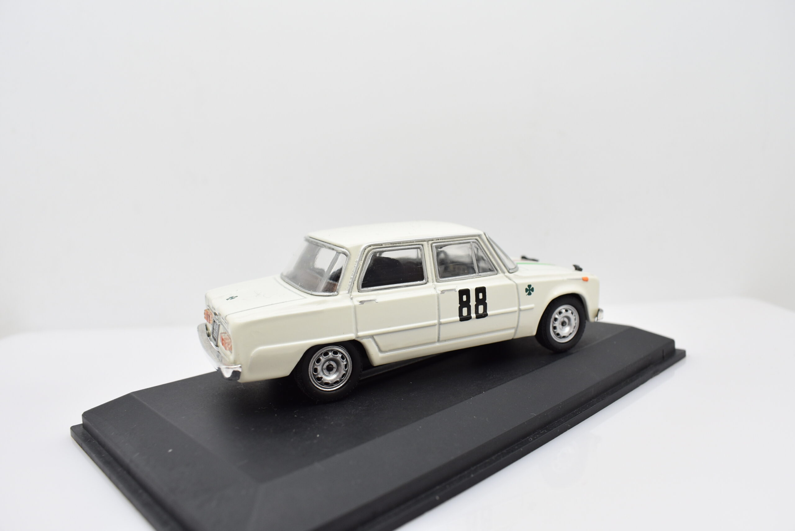 Modellino auto scala 1:43 Alfa Romeo Giulia TI diecast modellismo da collezione - immagine 4