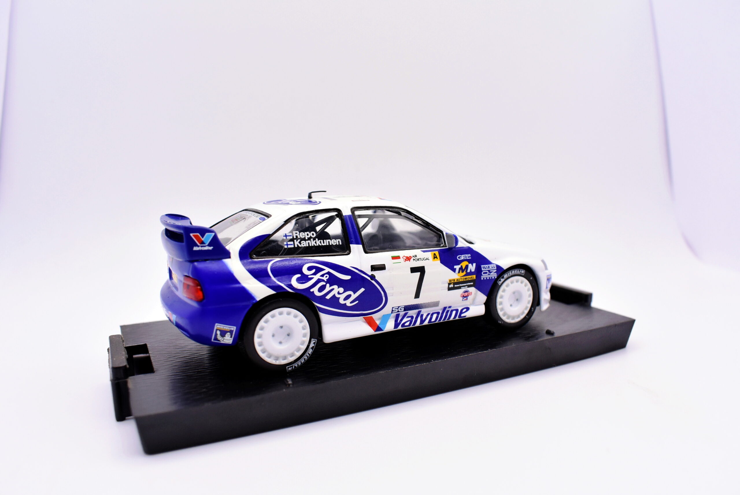 Modellino auto rally scala 1:43 Ford Escort WRC diecast modellismo statico - immagine 3