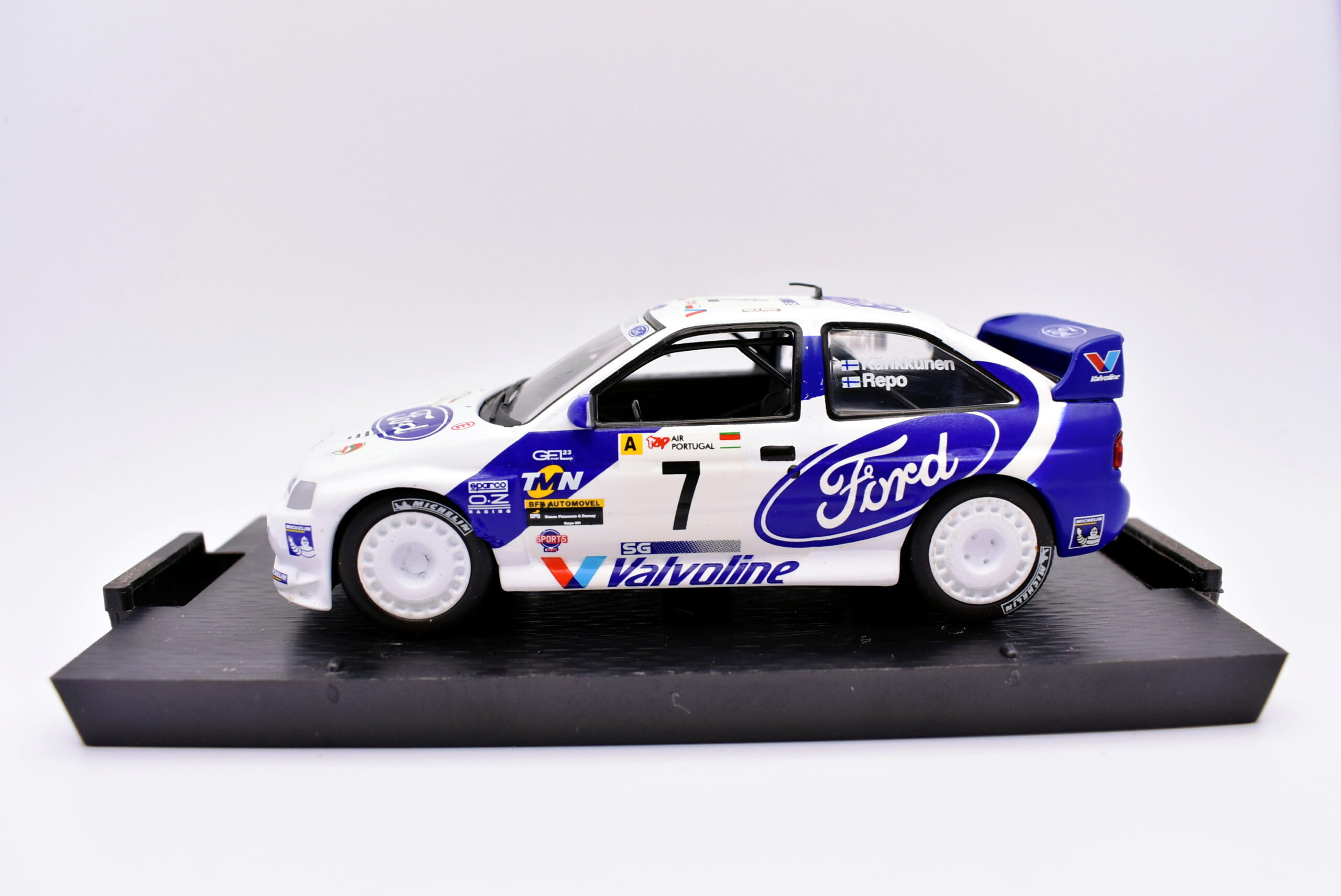 Modellino auto rally scala 1:43 Ford Escort WRC diecast modellismo statico - immagine 5