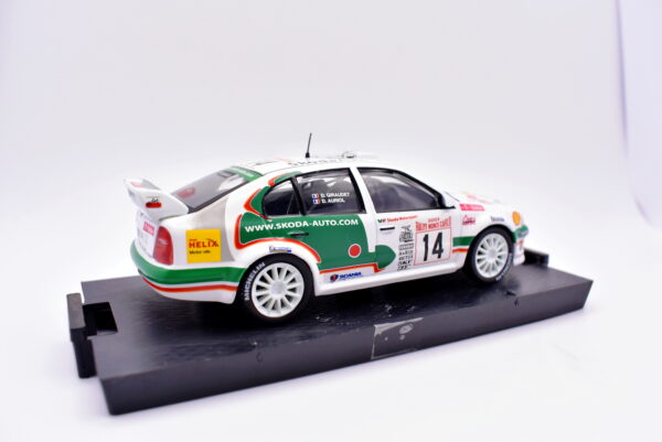 Modellino auto rally scala 1:43 Skoda Octavia WRC 01 diecast modellismo statico - immagine 3