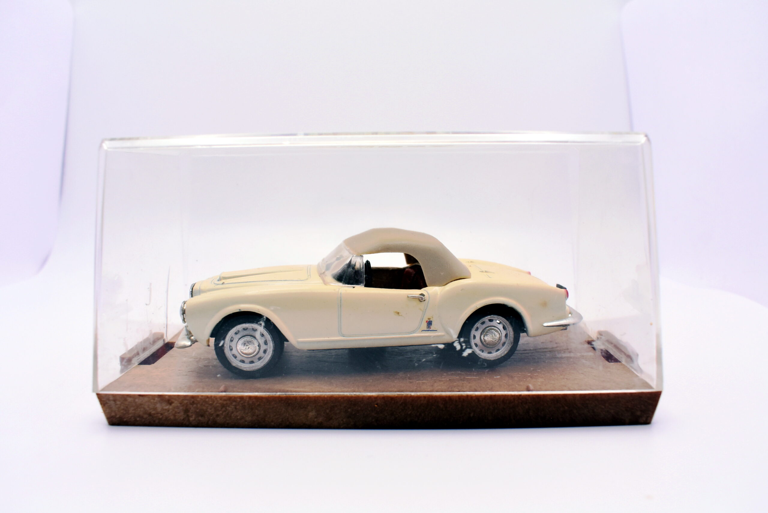 Modellino auto scala 1:43 Lancia B24 Brumm diecast modellismo statico - immagine 2