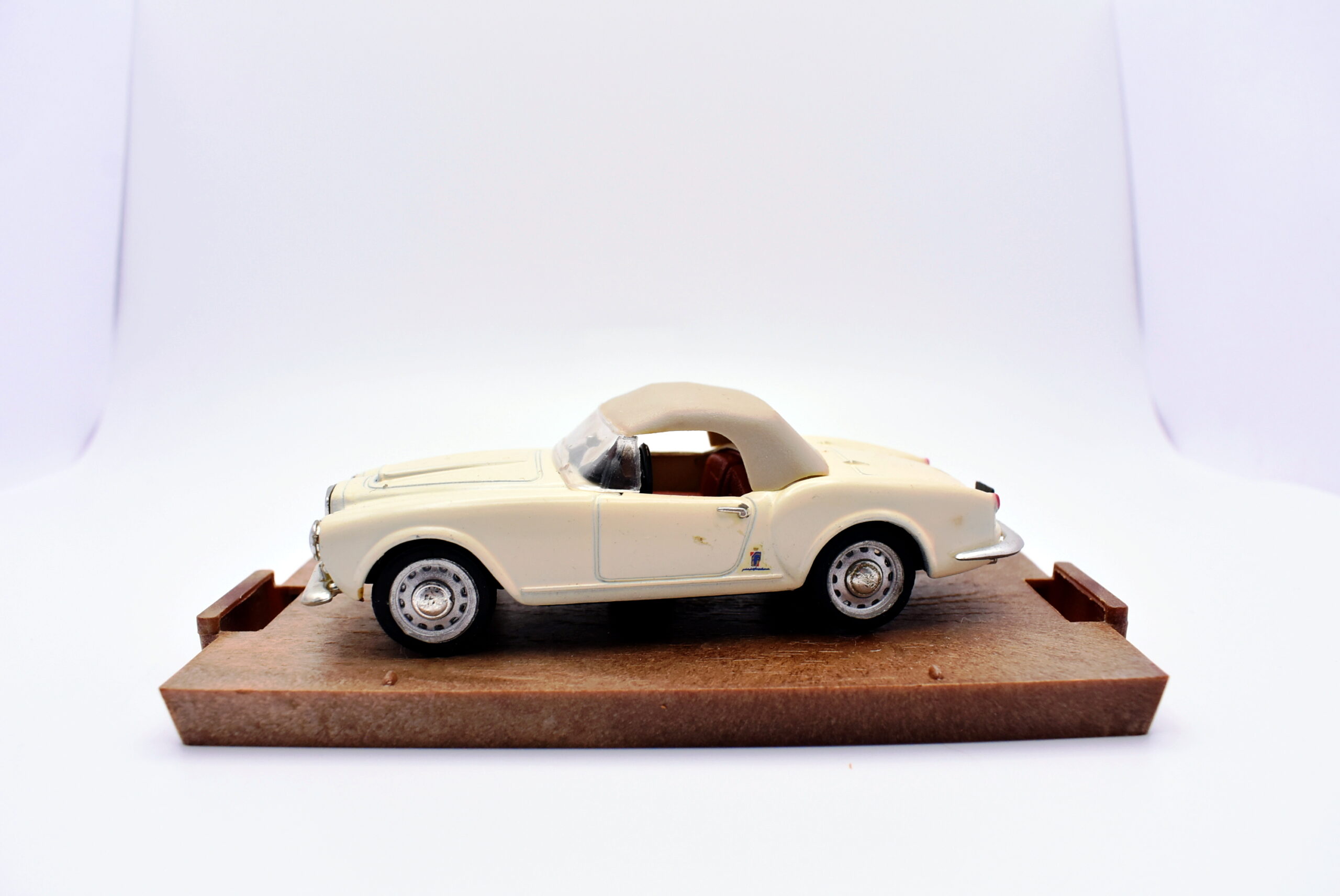 Modellino auto scala 1:43 Lancia B24 Brumm diecast modellismo statico - immagine 3