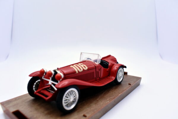 Modellino auto rally scala 1:43 Alfa romeo 2300 8 cilindri Brumm diecast modellismo statico
