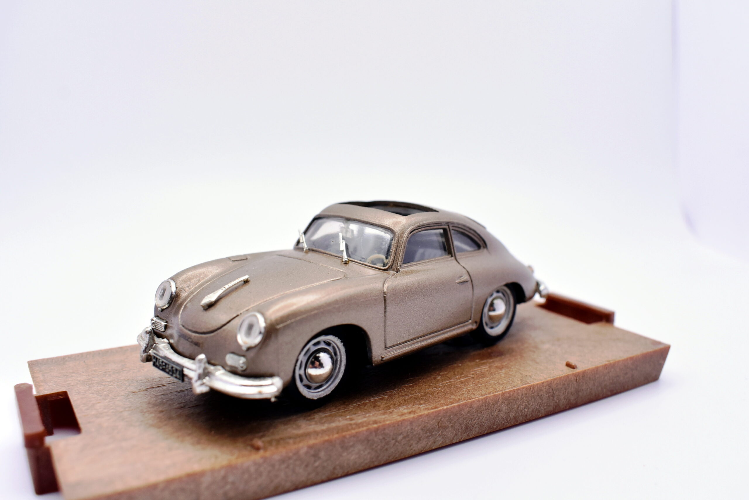 Modellino auto scala 1:43 Porsche 356 berlina Brumm diecast modellismo statico - immagine 5