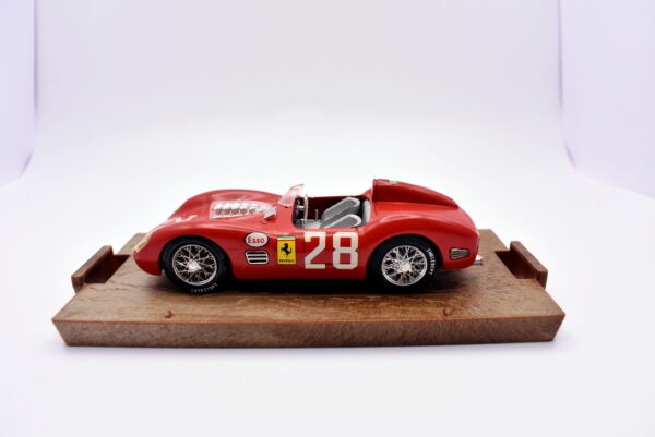 Modellino auto scala 1:43 Ferrari testa rossa Brumm diecast modellismo statico - immagine 4