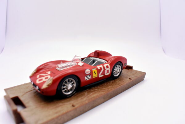 Modellino auto scala 1:43 Ferrari testa rossa Brumm diecast modellismo statico