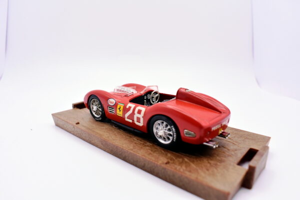 Modellino auto scala 1:43 Ferrari testa rossa Brumm diecast modellismo statico - immagine 2