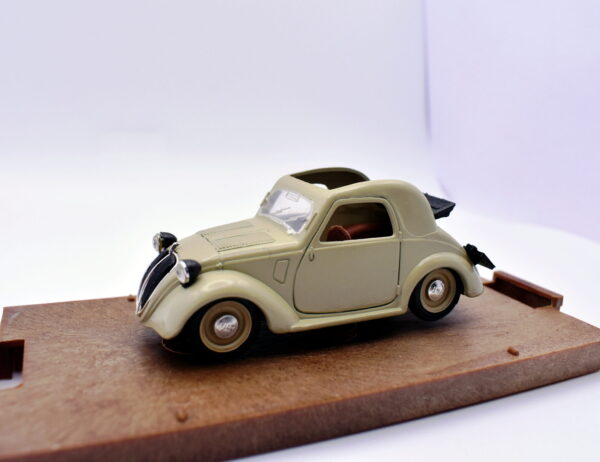 Modellino auto scala 1:43 Fiat 500 prima serie Brumm diecast modellismo statico