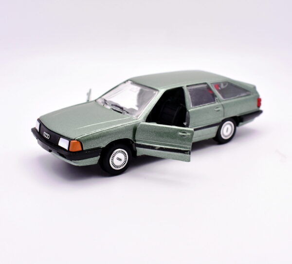 Modellino auto scala 1:43 Audi 100 Avant diecast modellismo da collezione