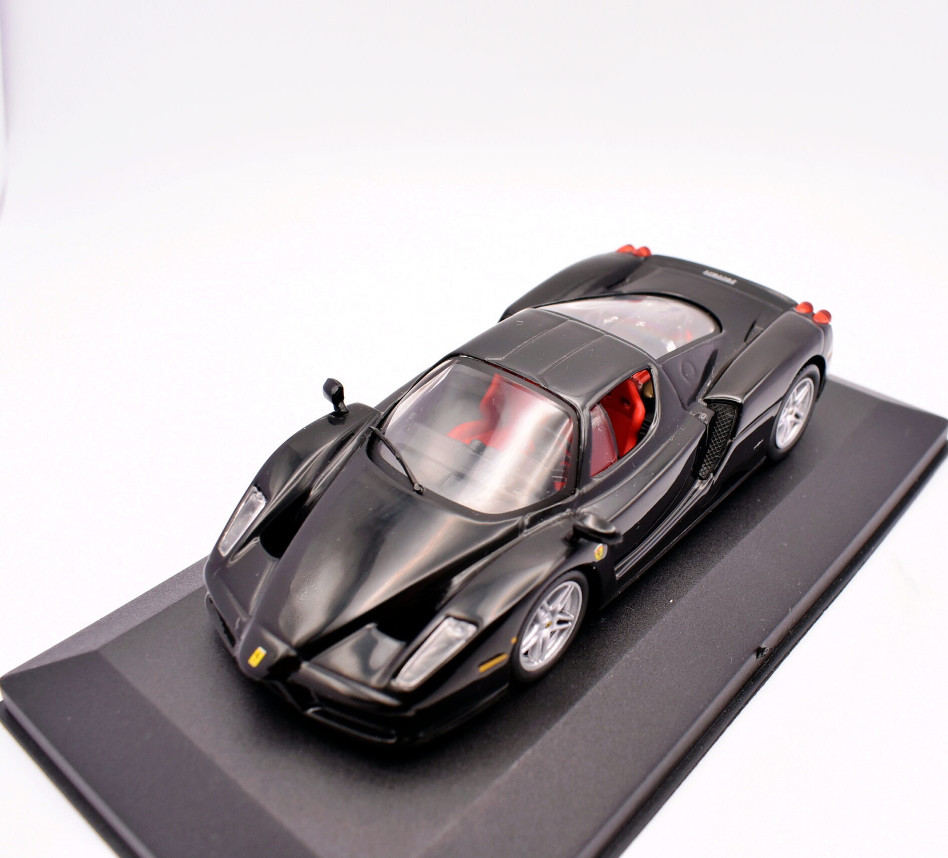 Modellino auto scala 1:43 Ferrari Enzo IXO diecast modellismo da collezione