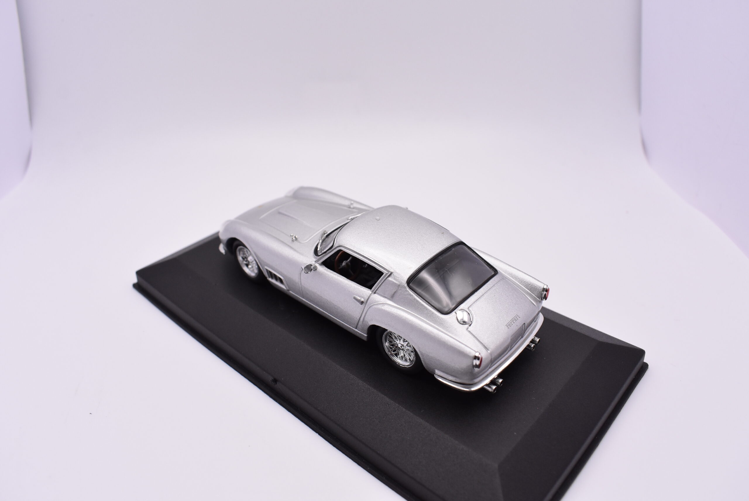Modellino auto scala 1:43 Ferrari 250 GT Berlinetta T.D.F. IXO diecast modellismo da collezione - immagine 4
