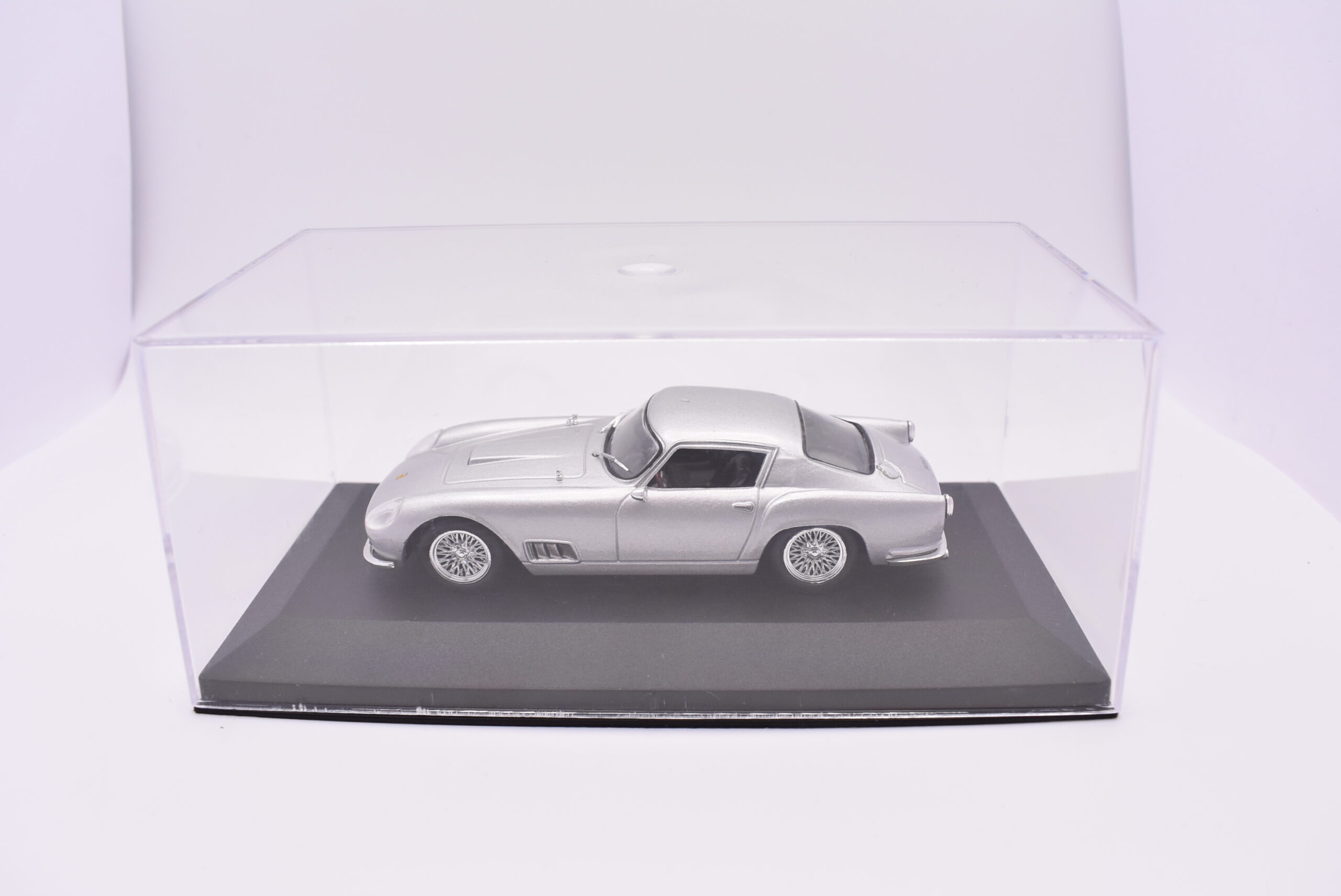 Modellino auto scala 1:43 Ferrari 250 GT Berlinetta T.D.F. IXO diecast modellismo da collezione - immagine 5