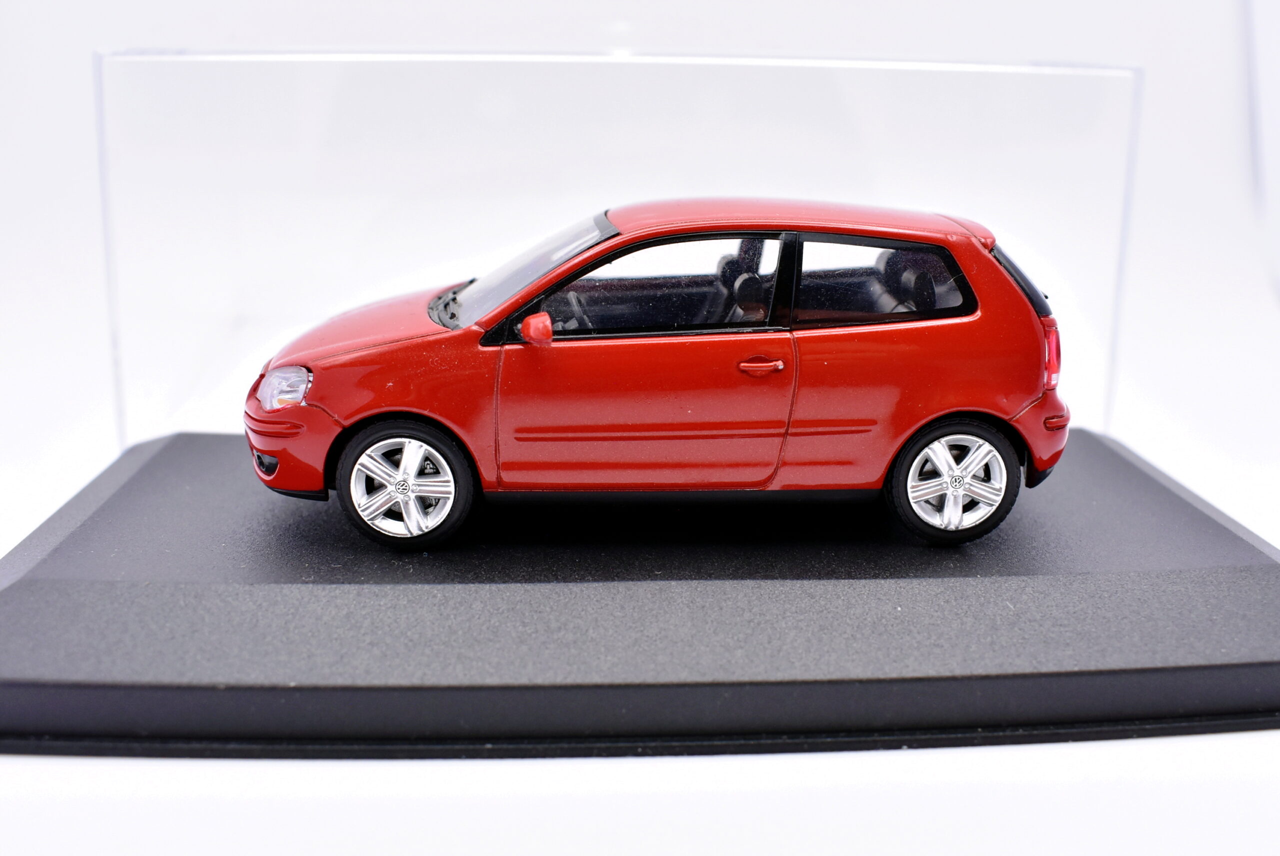 Modellino Auto Scala 1:43 Volkswagen Polo Minichamps modellismo statico - immagine 2