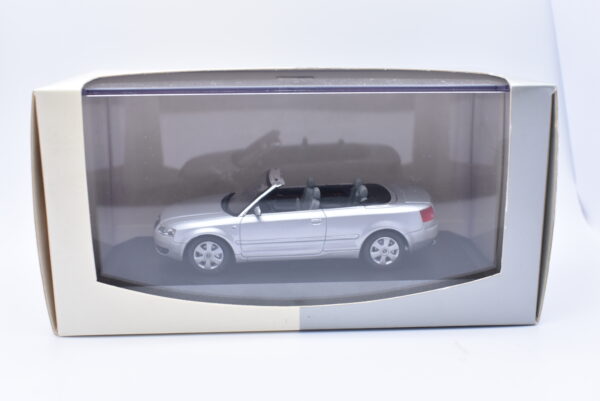 Modellino auto scala 1:43 Audi A4 Cabriolet diecast modellismo da collezione - immagine 2