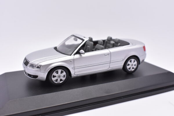 Modellino auto scala 1:43 Audi A4 Cabriolet diecast modellismo da collezione
