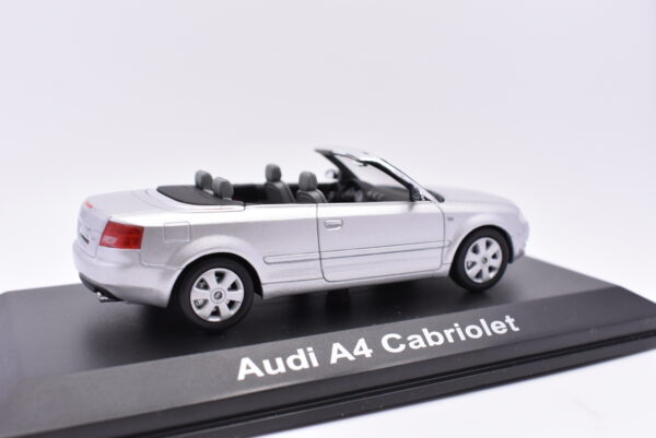 Modellino auto scala 1:43 Audi A4 Cabriolet diecast modellismo da collezione - immagine 4