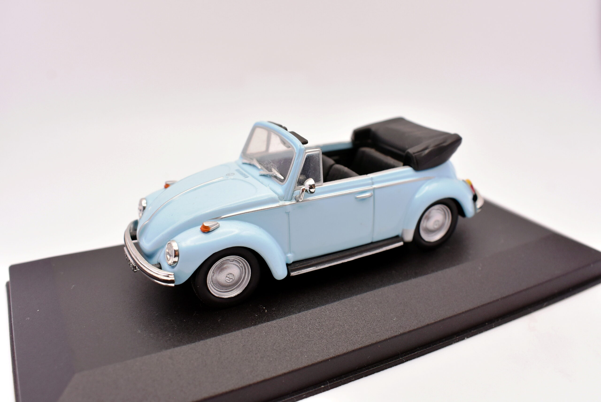Modellino Auto Scala 1:43 Vw 1302 Beetle kafer maggiolino modellismo statico