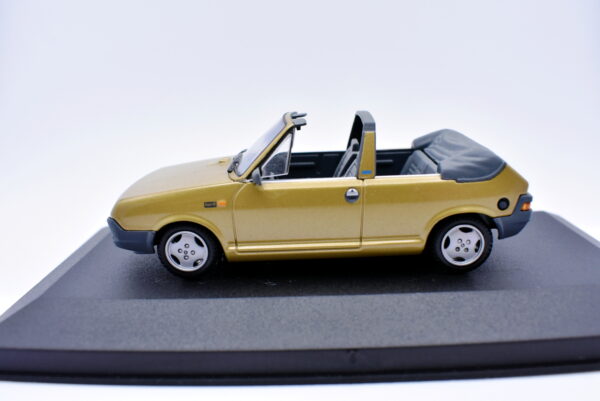 Modellino auto scala 1:43 FIAT Ritmo Cabrio Bertone diecast modellismo statico - immagine 2