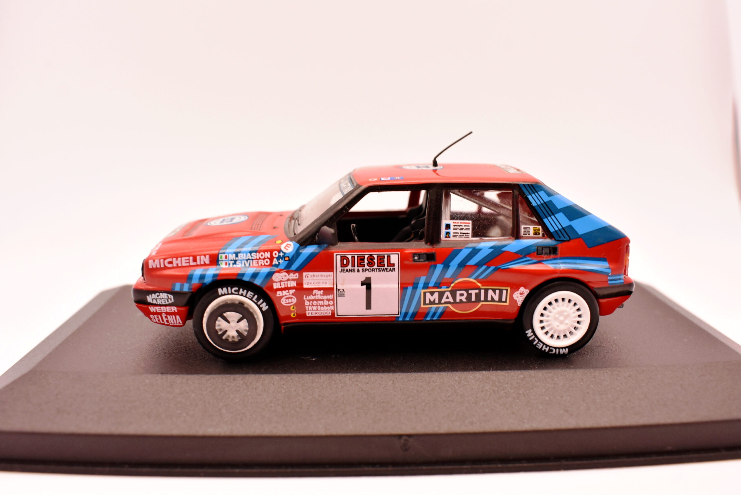 Modellino auto rally scala 1:43 Lancia Delta IXO diecast modellismo statico