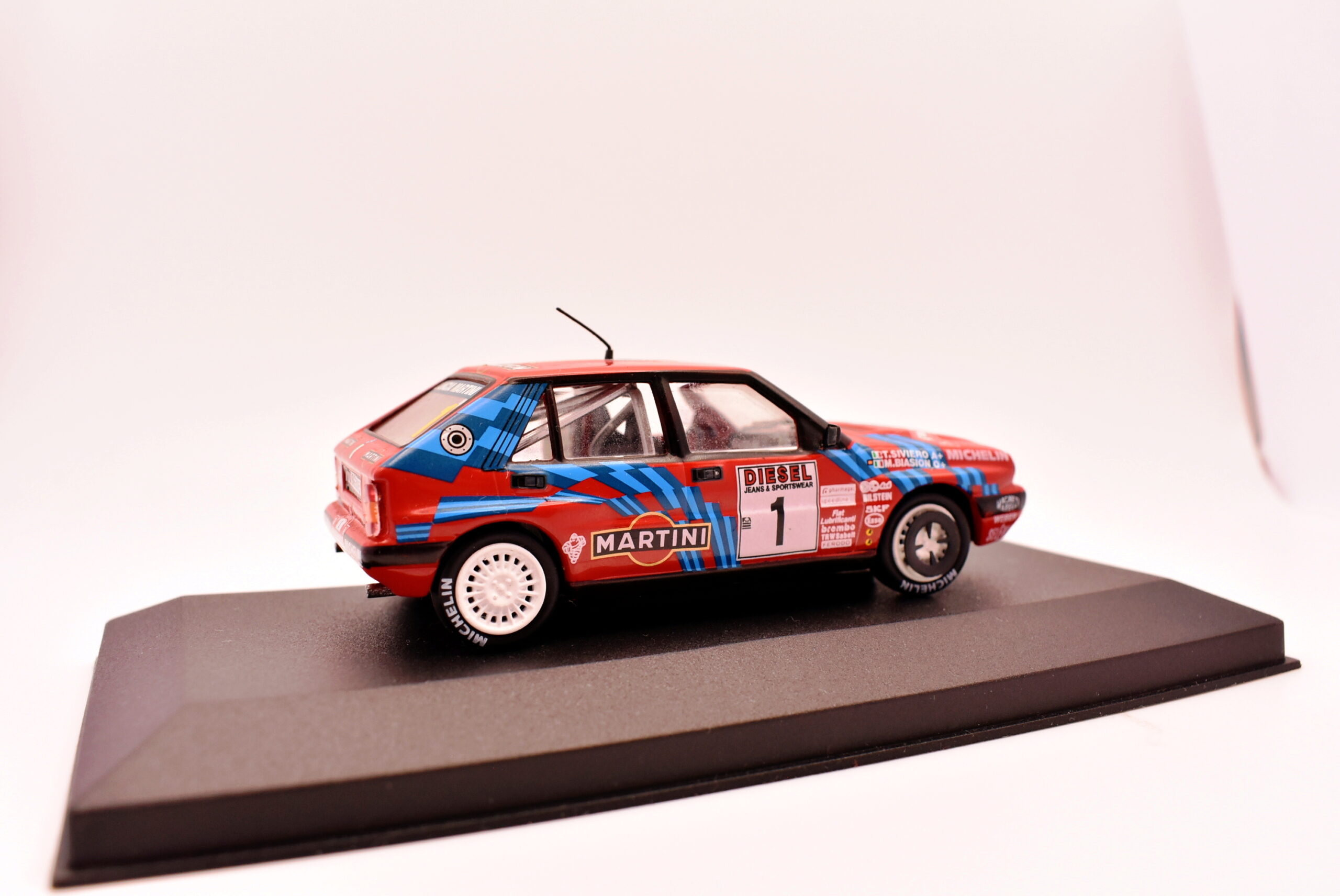 Modellino auto rally scala 1:43 Lancia Delta IXO diecast modellismo statico - immagine 4